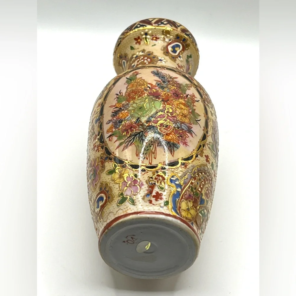 Asian Japanese Satsuma Style Ceramic Pottery Flower Vase Gold Enamel Floral 8 in